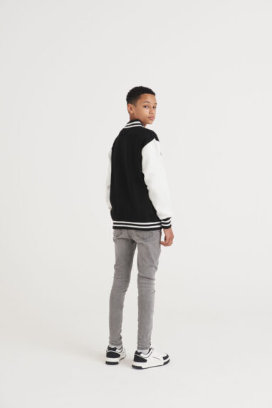 KIDS’ VARSITY JACKET image 4